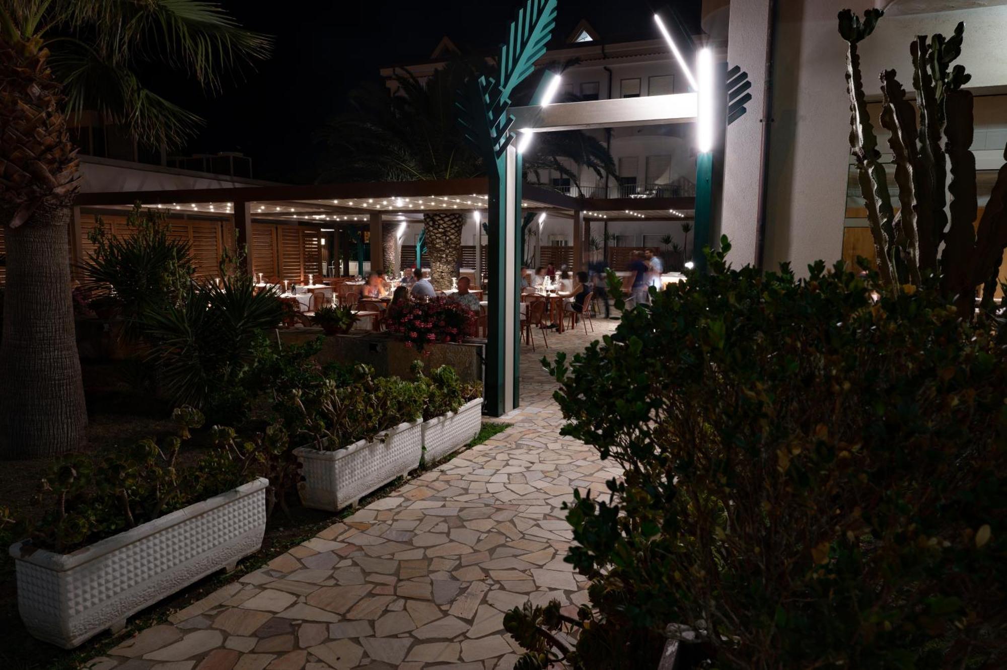 Hotel Garden Praia a Mare Esterno foto